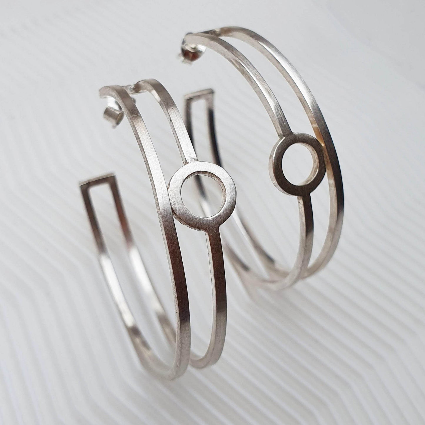 Linear Hoops