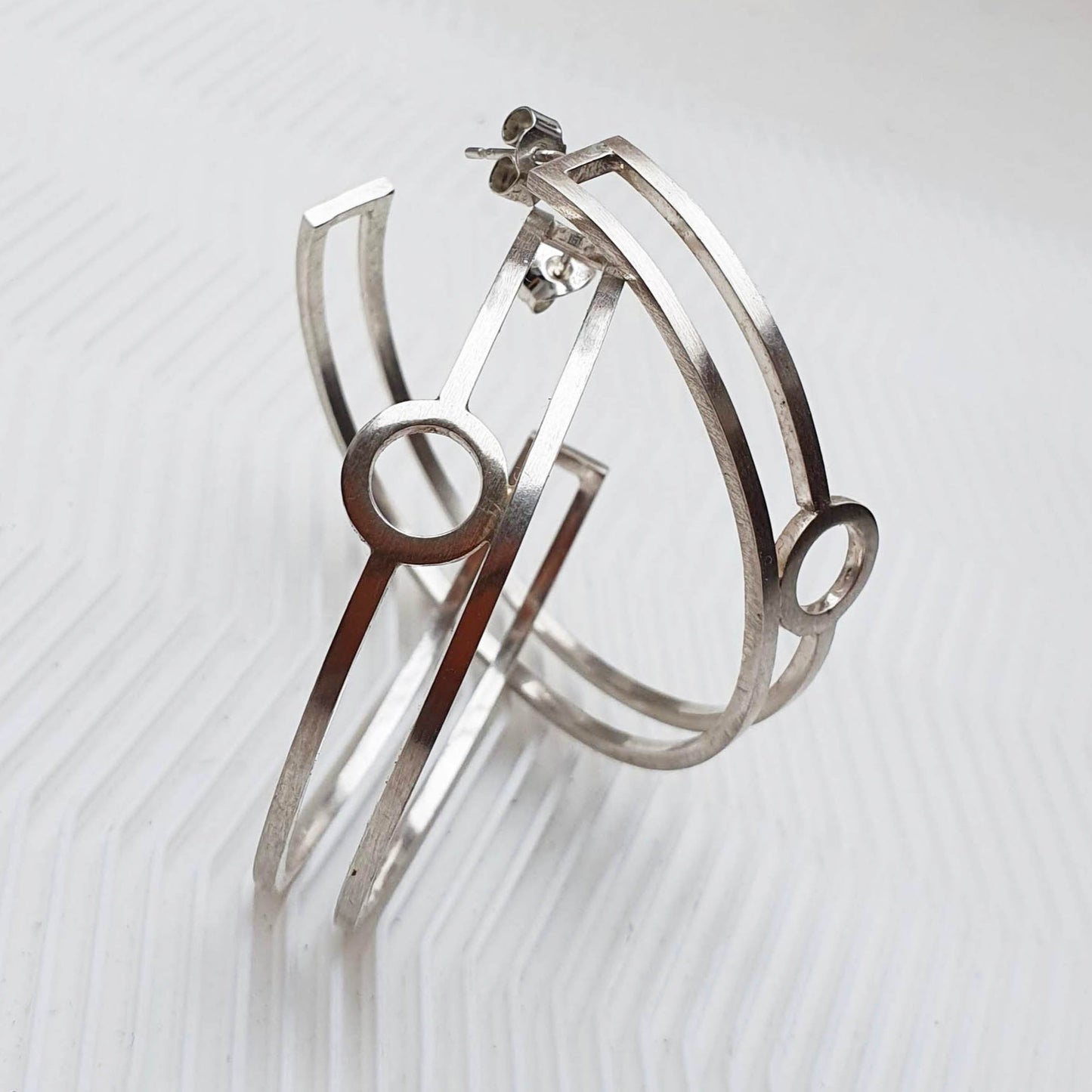 Linear Hoops