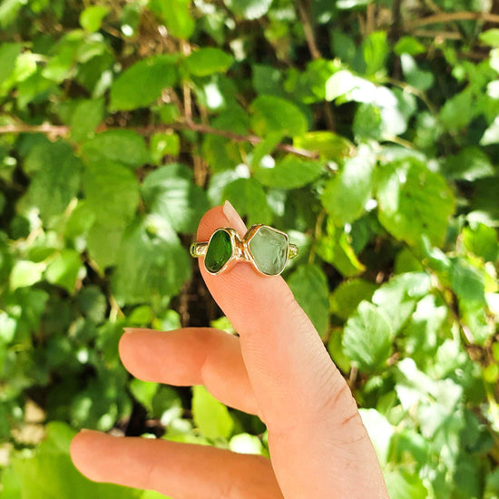 9ct yellow gold sea glass ring made by inplico jewellery workshop